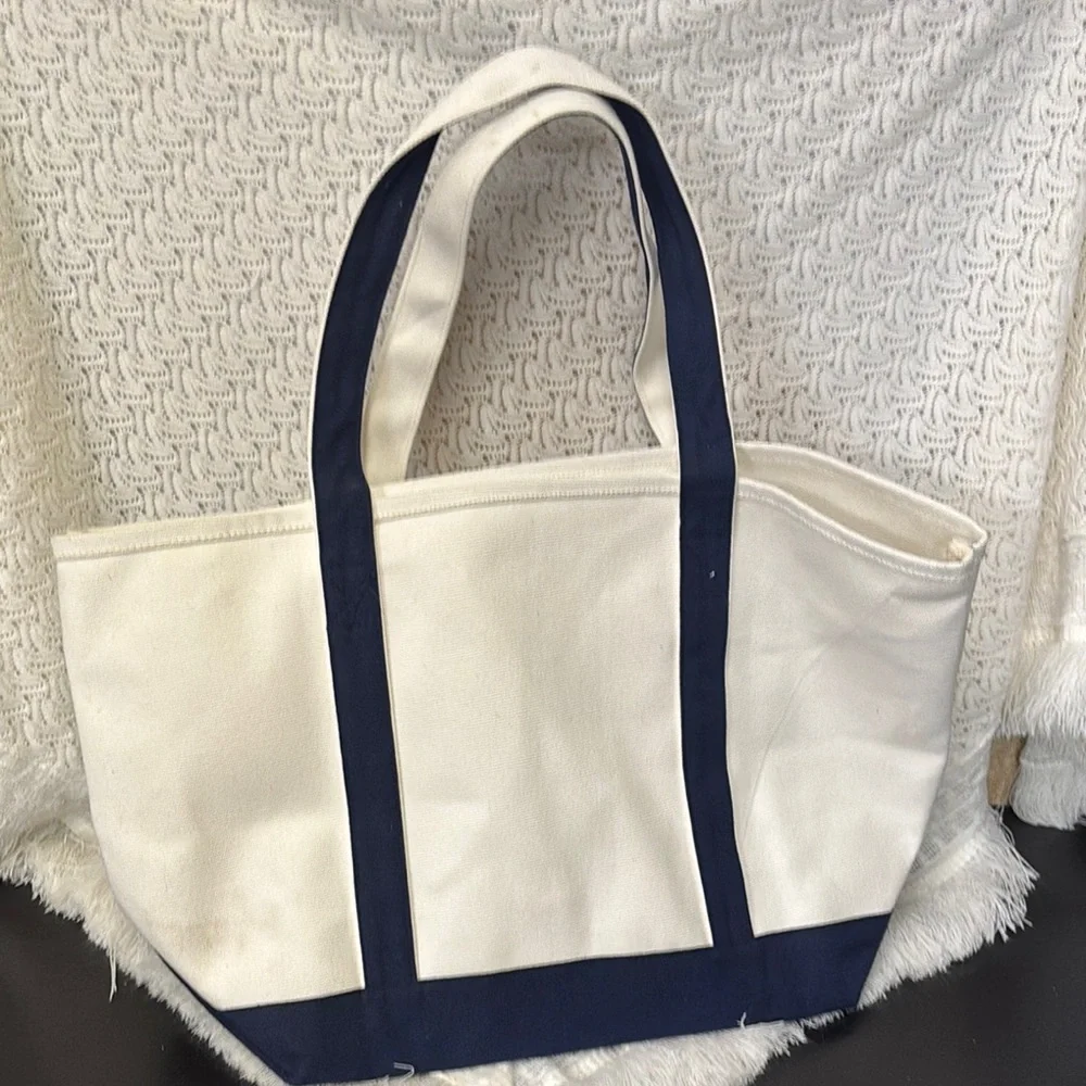 The Black Dog White and Blue Travel Carrier